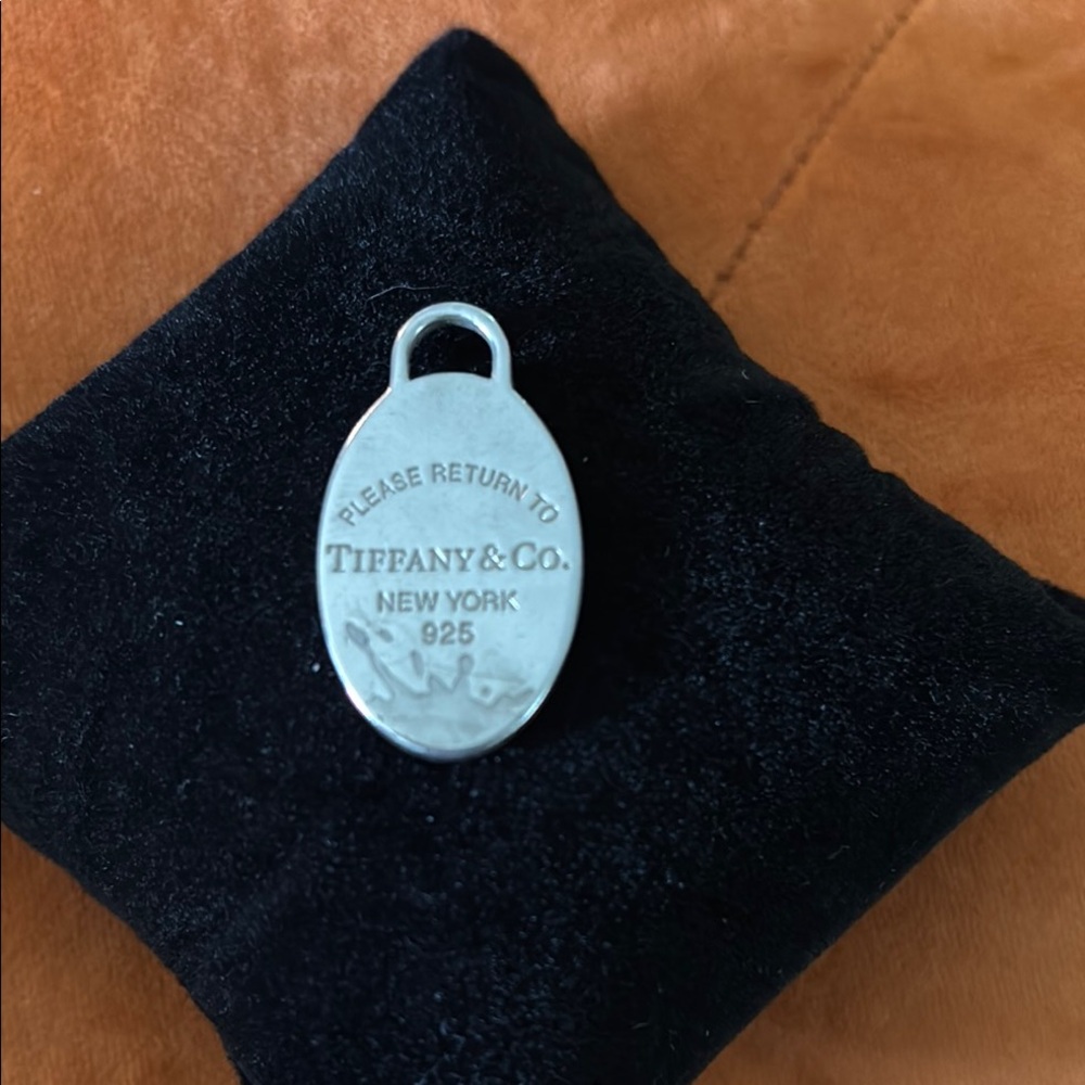 Tiffany & Co. Sterling Silver return to Tiffany oval charm